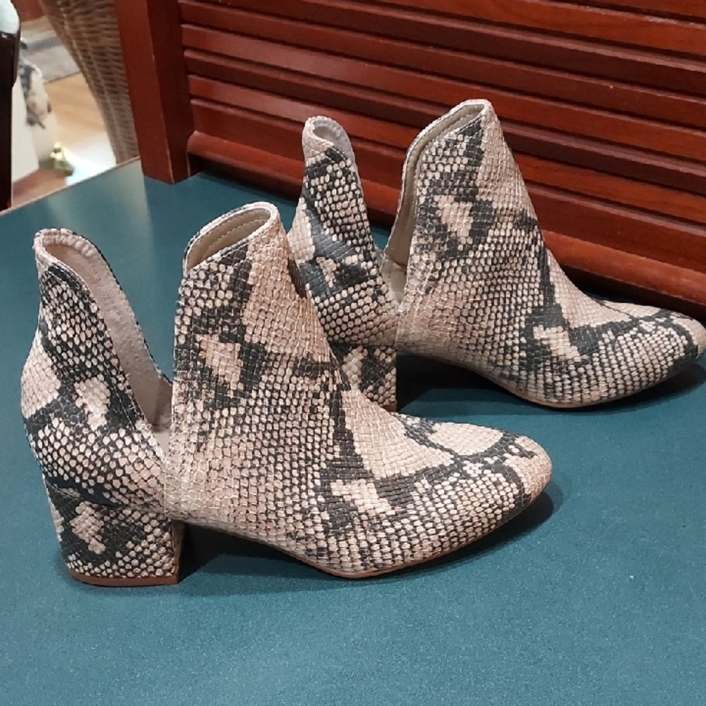 Steve Madden Snakeskin Pattern Ankle Booties